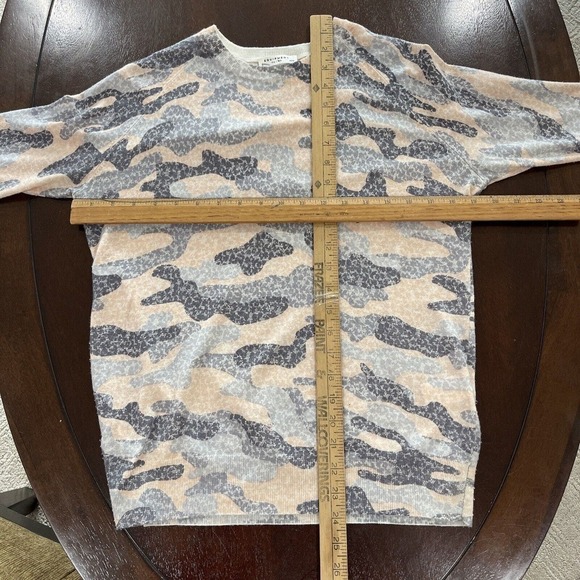 EQUIPMENT Sloan Camo Sweater Women Medium Wool Cashmere Blend Neutrals Crew - Picture 7 of 8
